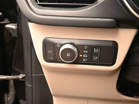 Used 2022 Ford Escape SEL FWD image 17