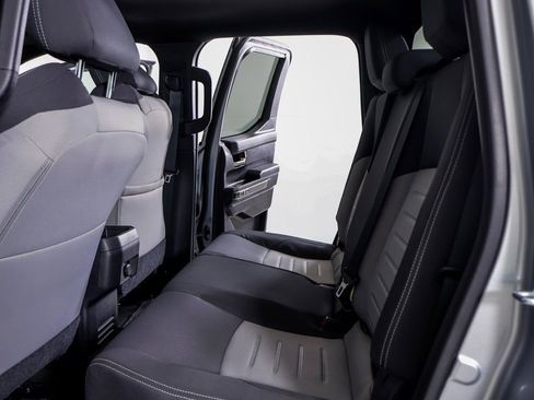 Used 2025 Toyota Tacoma TRD Off-Road image 6