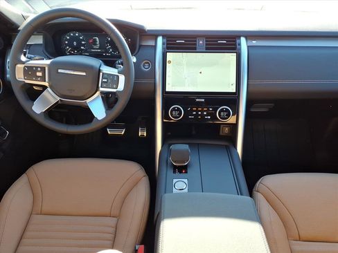 New 2026 Land Rover Discovery Limited Edition image 4