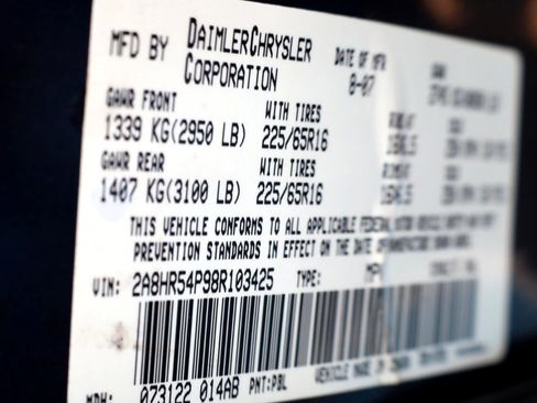 Used 2008 Chrysler Town & Country Touring image 23