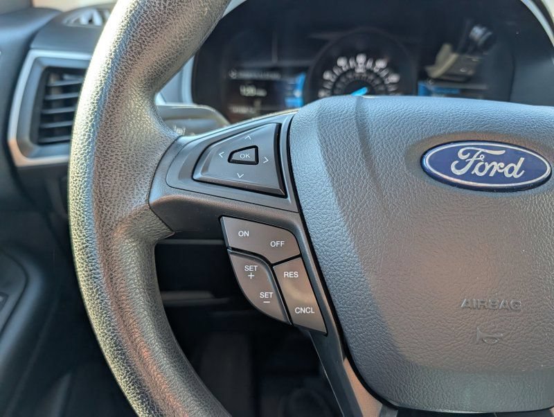 Used 2022 Ford Edge SE w/ Black Appearance Package AWD/4WD image 16