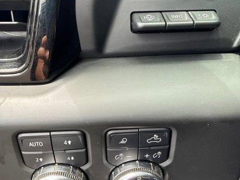 Used 2024 GMC Sierra 1500 AT4 w/ Technology Package AWD/4WD image 27