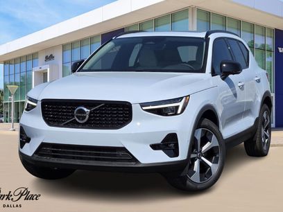 New 2026 Volvo XC40 B5 Plus w/ Protection Package Premier