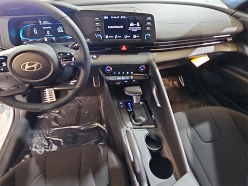 New 2025 Hyundai Elantra Sport image 19