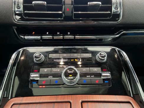 Used 2020 Lincoln Navigator Reserve w/ Equipment Group 208A Reserve image 7