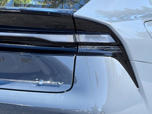 New 2026 Toyota Prius Plug-In Hybrid w/ Limited Premium Package FWD image 27