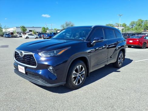 Used 2022 Toyota Highlander XLE image 8