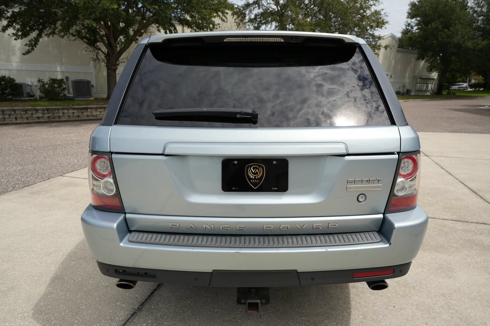 Used 2011 Land Rover Range Rover Sport Supercharged AWD/4WD image 8