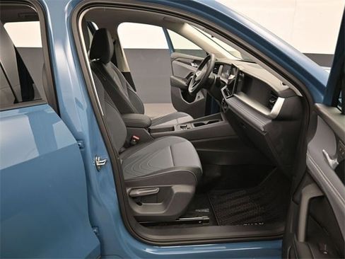 New 2026 Volkswagen Tiguan SE image 14