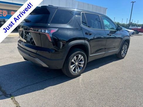 Used 2025 Chevrolet Equinox LT FWD image 3
