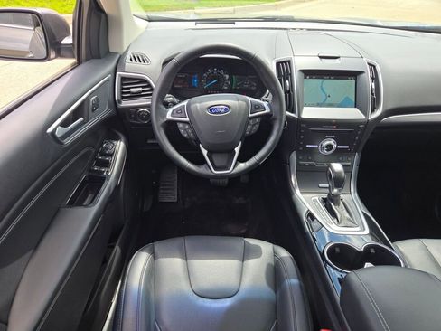 Used 2017 Ford Edge Titanium w/ Equipment Group 301A AWD/4WD image 18