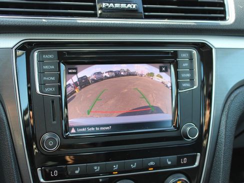 Used 2018 Volkswagen Passat 2.0T R-Line image 20