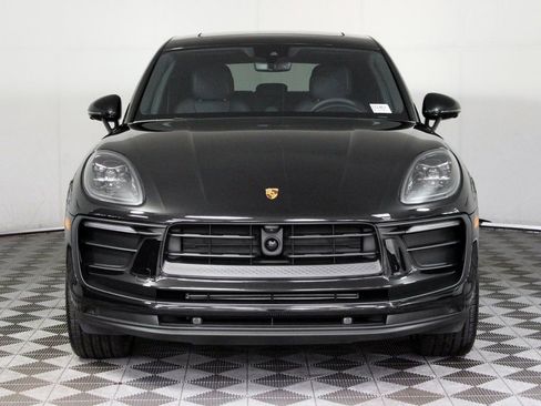 Certified 2025 Porsche Macan AWD/4WD image 10