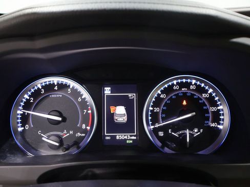 Used 2019 Toyota Highlander XLE image 41