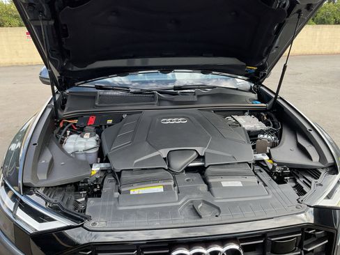 Used 2020 Audi Q8 Premium Plus w/ Premium Plus Package image 23