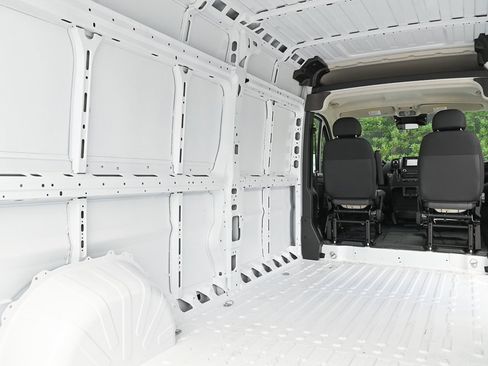 Used 2025 RAM ProMaster 2500 image 32