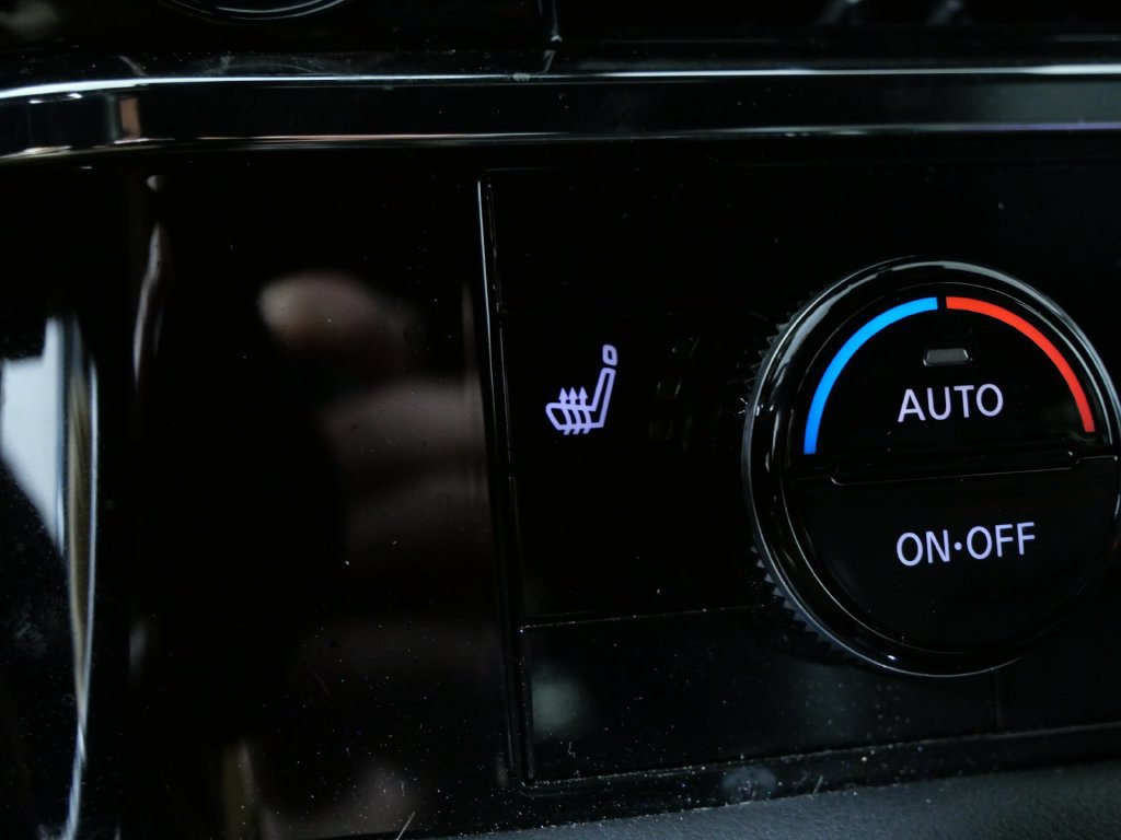 Used 2025 Nissan Pathfinder Rock Creek AWD/4WD image 24