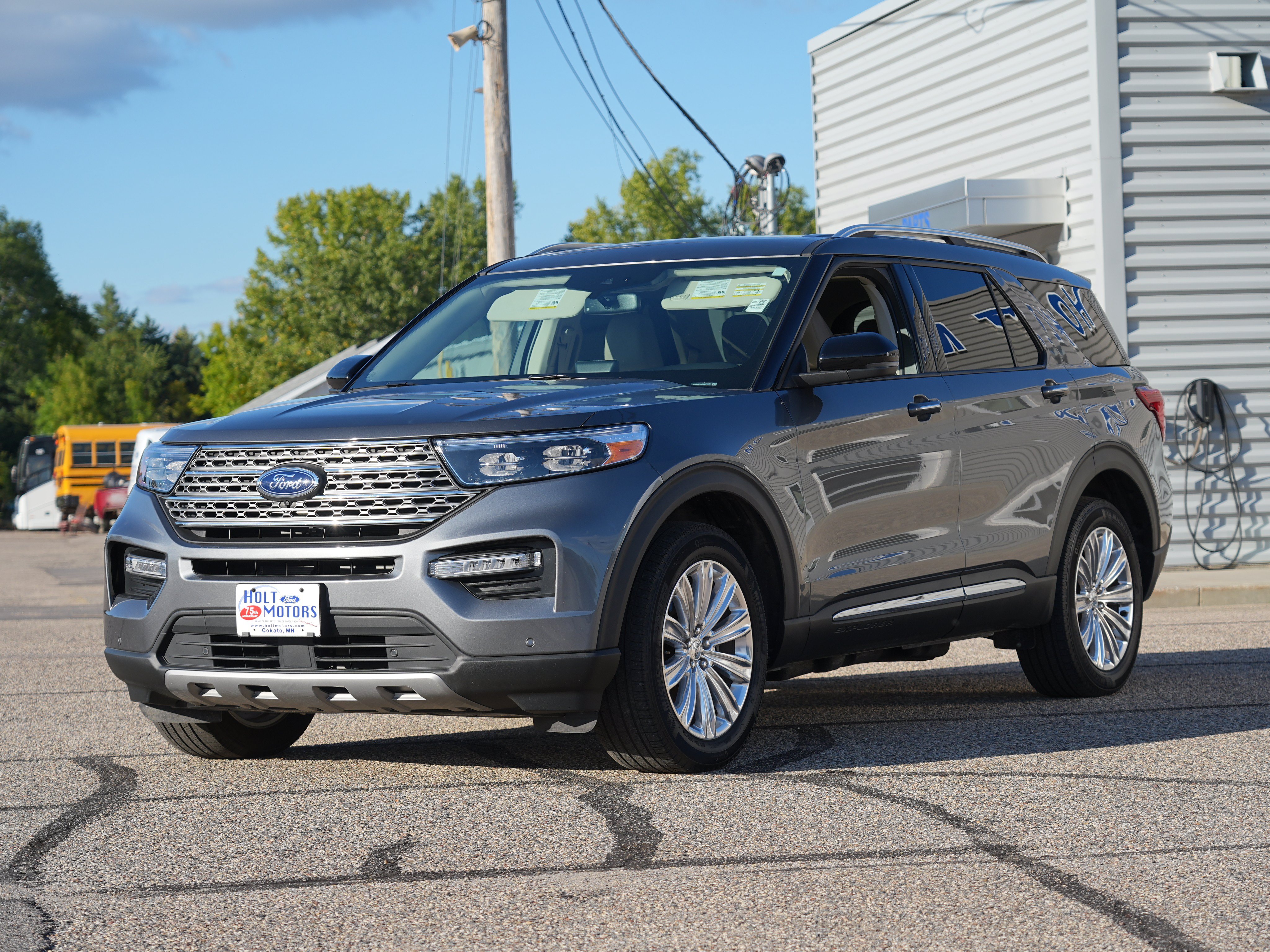 Used 2024 Ford Explorer Limited w/ Limited Technology Package AWD/4WD image 8