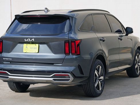 Used 2023 Kia Sorento S FWD image 50