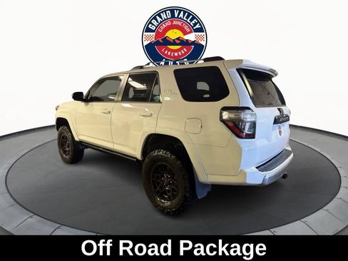 Used 2018 Toyota 4Runner TRD Off-Road Premium AWD/4WD image 8