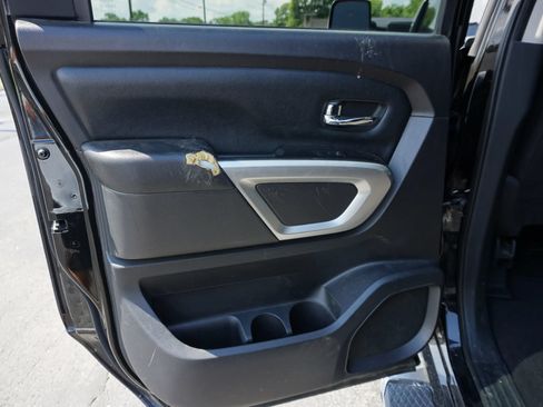 Used 2017 Nissan Titan SV RWD image 15