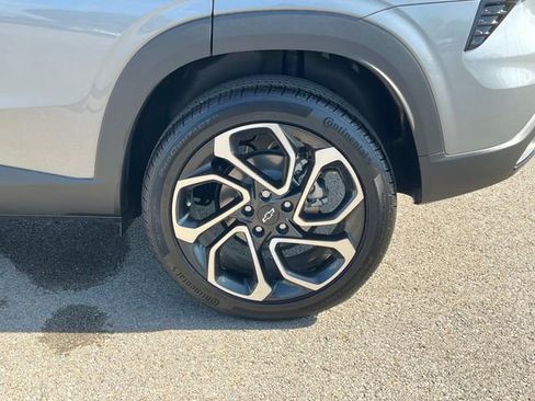 Certified 2026 Chevrolet Trax RS w/ Sunroof Package image 14