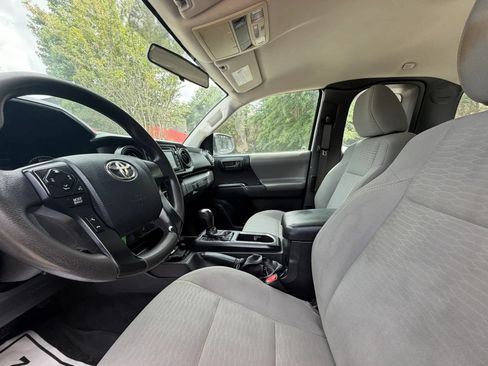 Used 2016 Toyota Tacoma SR RWD image 15