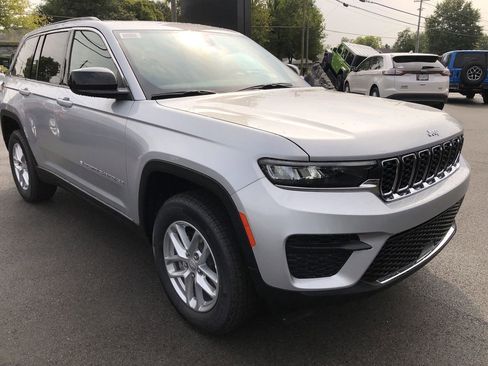 New 2025 Jeep Grand Cherokee Laredo X w/ Luxury Tech Group I image 7
