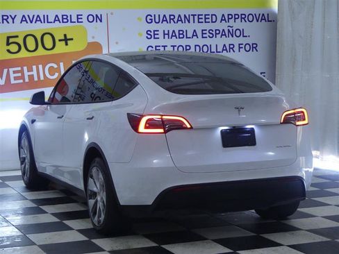 Used 2023 Tesla Model Y Long Range AWD/4WD image 1