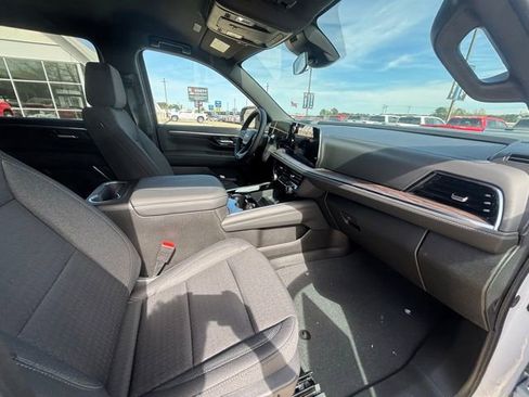 New 2026 Chevrolet Suburban LS w/ Max Trailering Package AWD/4WD image 15