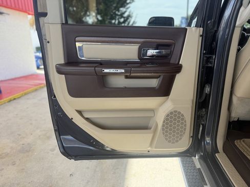 Used 2013 RAM 1500 Laramie w/ Convenience Group image 18