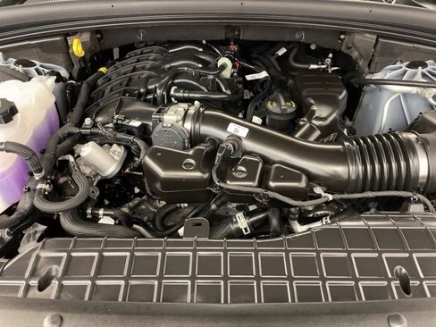 New 2025 Jeep Grand Cherokee Laredo image 16