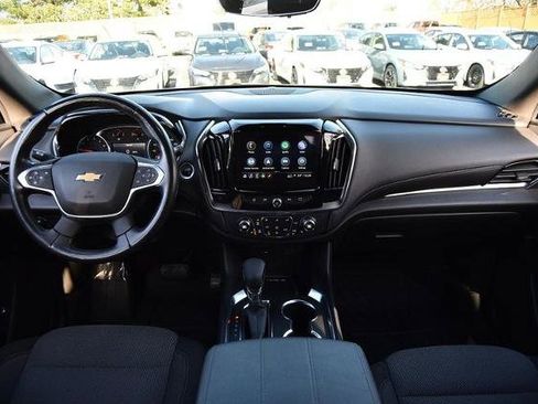 Used 2022 Chevrolet Traverse LT image 8