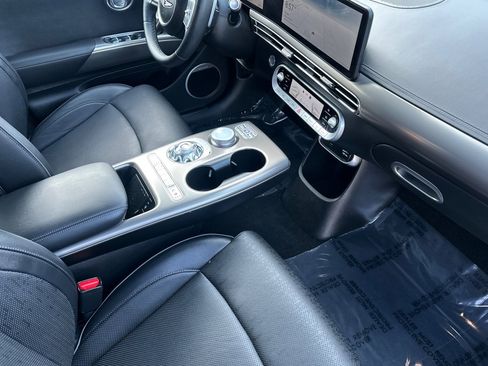 Used 2023 Genesis GV60 Advanced image 17