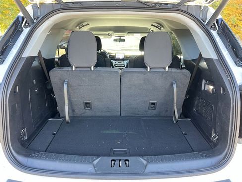 Used 2022 Ford Explorer XLT image 23