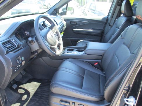 Certified 2025 Honda Passport TrailSport image 12