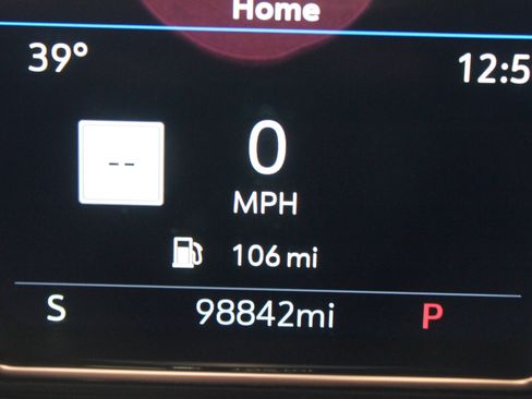 Used 2021 GMC Yukon Denali w/ Denali Premium Package image 4