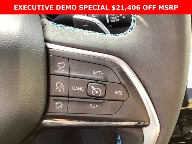 New 2023 Jeep Grand Cherokee Trailhawk w/ Advanced Protech Group II AWD/4WD image 10