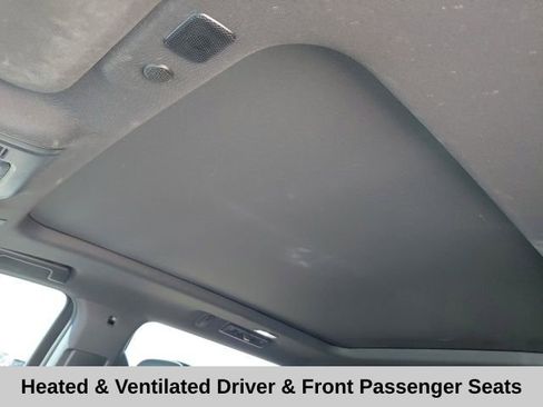 Used 2023 Chevrolet Suburban Premier image 25