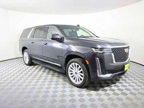 Used 2024 Cadillac Escalade ESV Luxury w/ LPO, Floor Liner Package AWD/4WD image 9