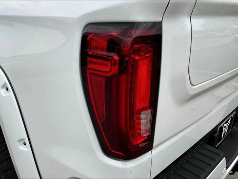 New 2025 GMC Sierra 1500 AT4 w/ AT4 Premium Package AWD/4WD image 12