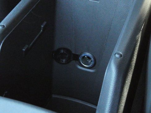 New 2025 Volkswagen Tiguan SE image 16