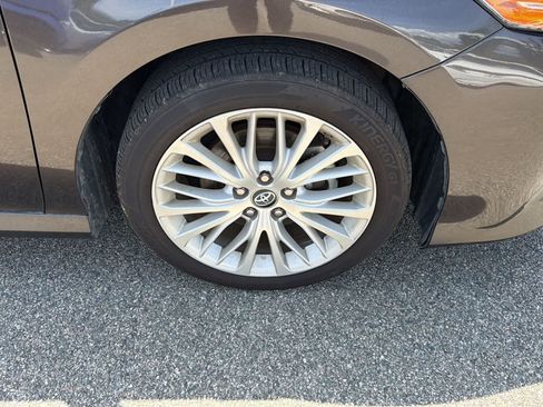 Used 2019 Toyota Camry XLE FWD image 21