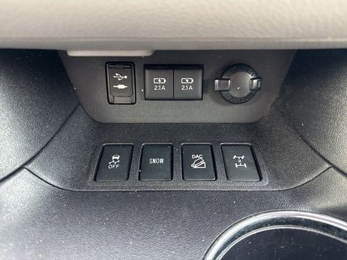 Used 2017 Toyota Highlander XLE image 37