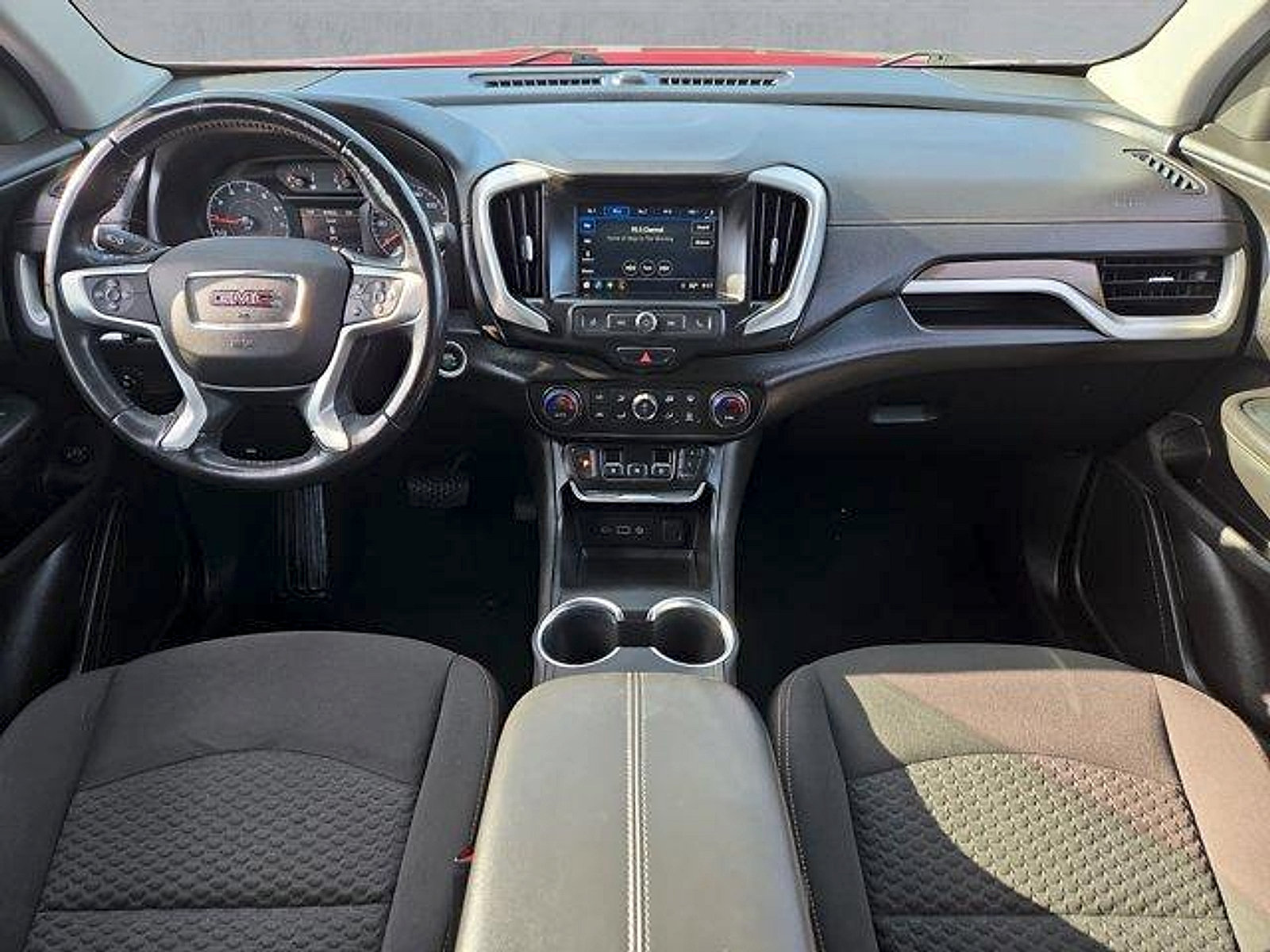 Used 2018 GMC Terrain SLE w/ Driver Convenience Package FWD image 9