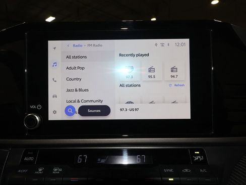 Used 2025 Toyota Camry SE image 12