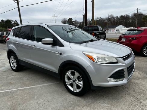 Used 2015 Ford Escape SE image 5