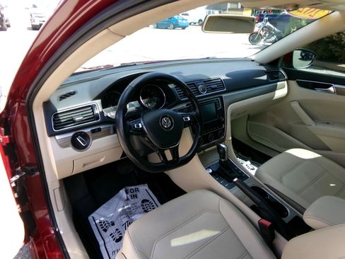 Used 2017 Volkswagen Passat 1.8T SE FWD image 13