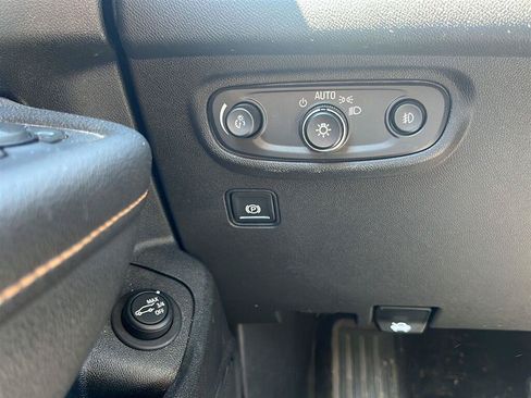 Used 2020 GMC Terrain SLT w/ Preferred Package FWD image 11