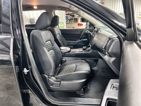 Used 2024 Nissan Pathfinder S w/ Cargo Package image 26